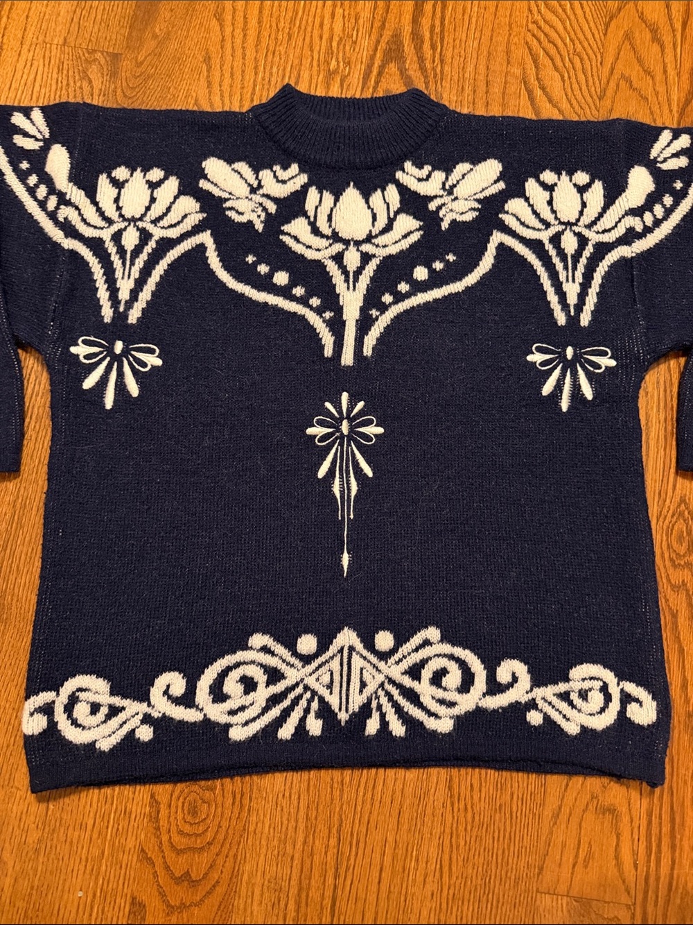 FLYER vintage navy and white crewneck acrylic blend sweater - size L
